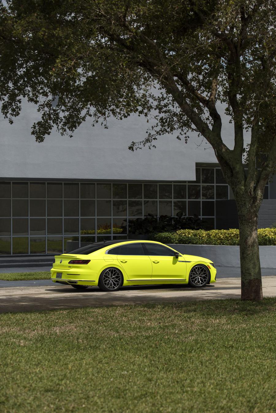  Volkswagen Arteon R-Line Highlight Concept 2018 года  (фото 3 из 10)